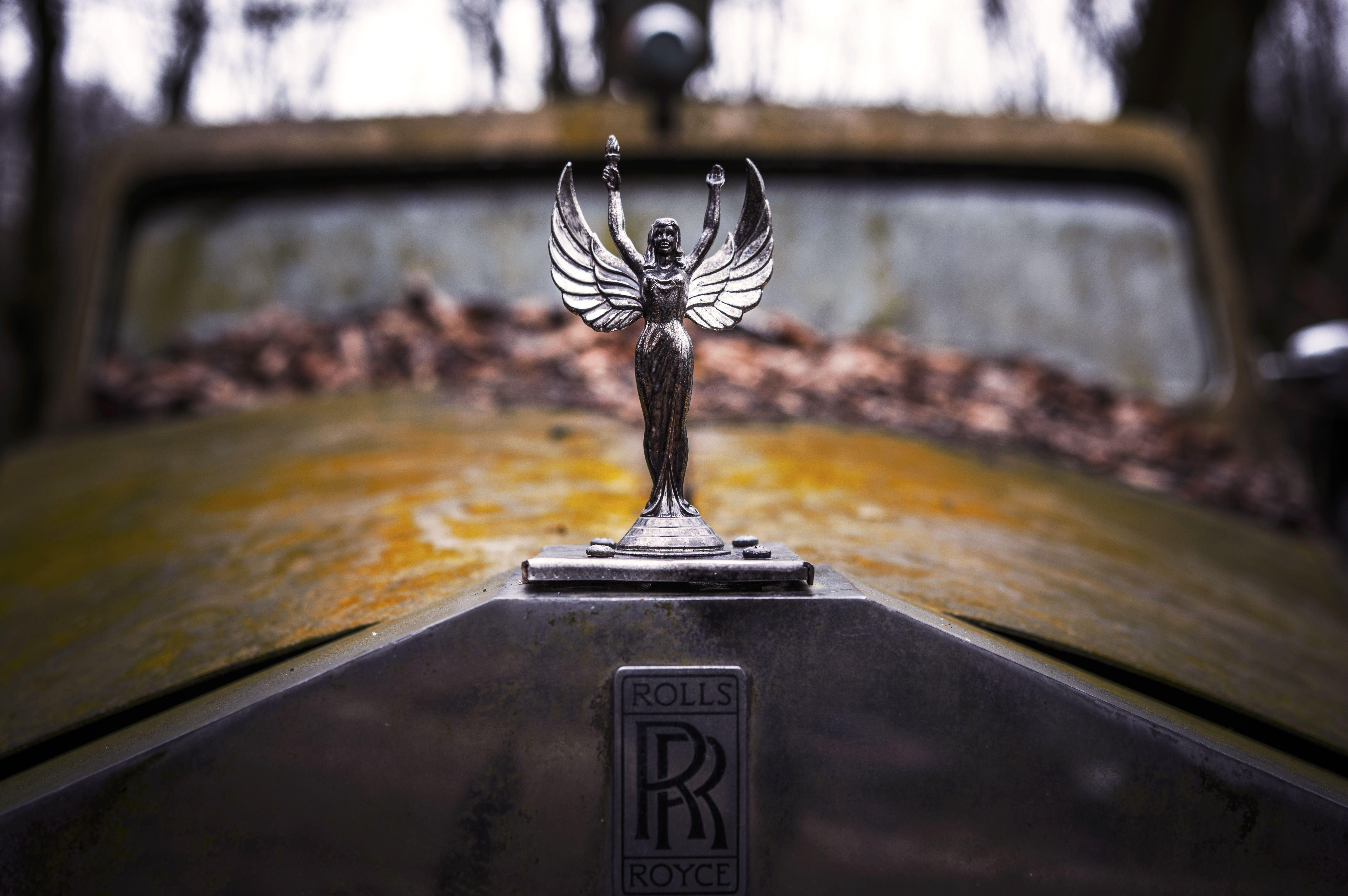 Логотип Rolls-Royce