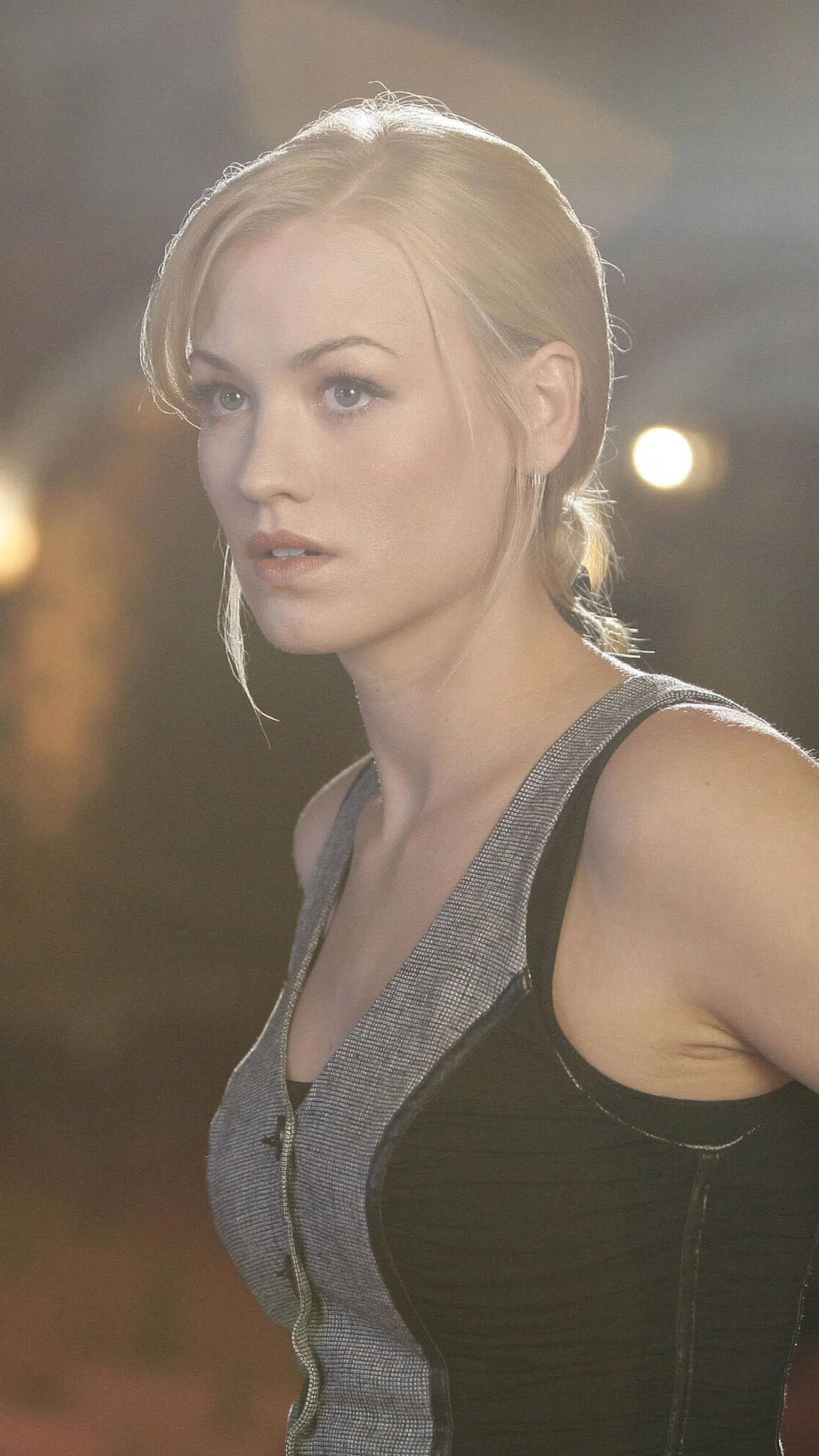 Yvonne Strahovski Images