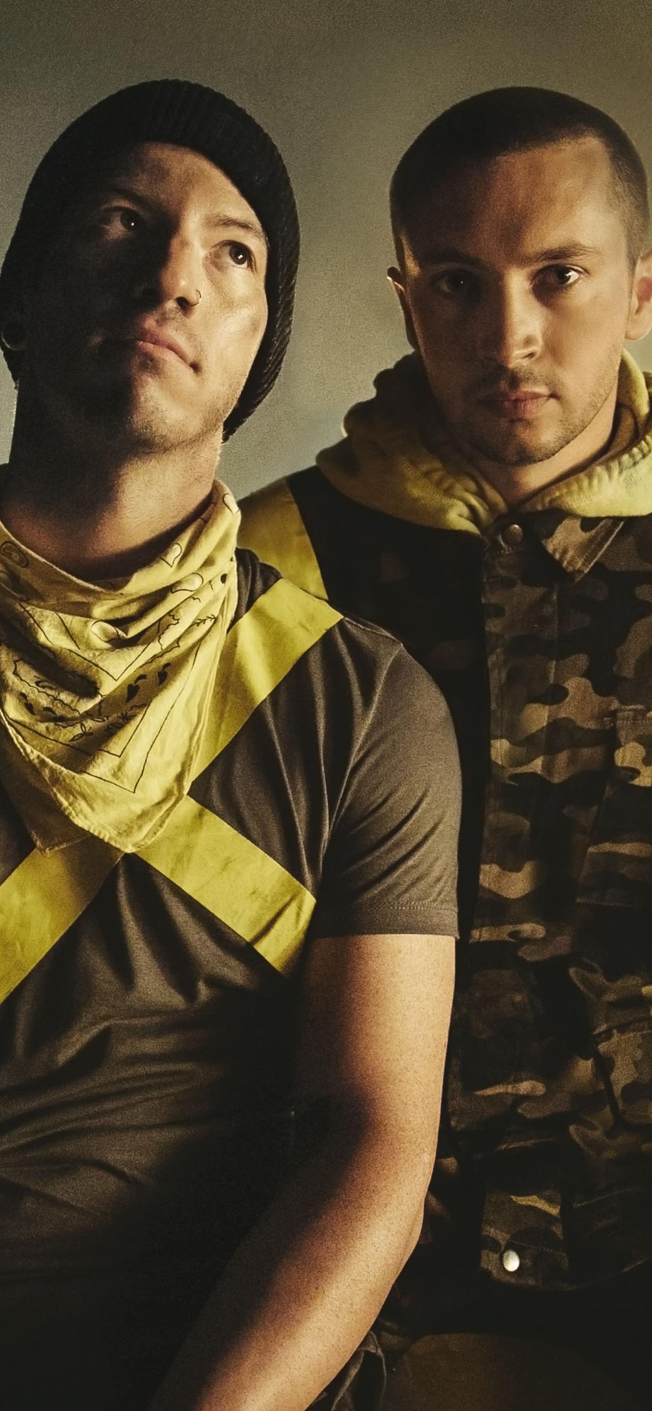 21 пилот. 21 Pilots. 12 One Pilots. Двадцать один пилот группа. Трилогия Trench twenty one Pilots.