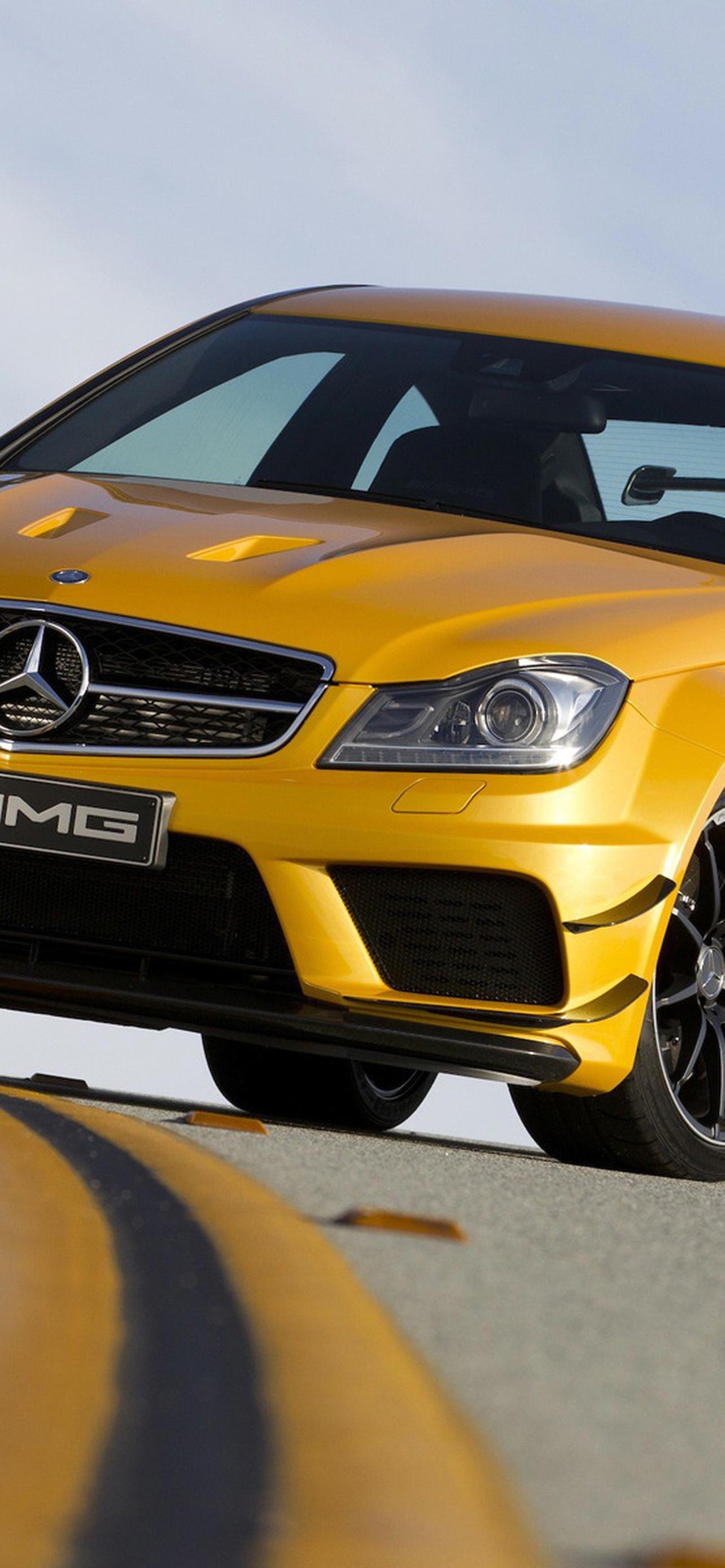 Mercedes C63 AMG