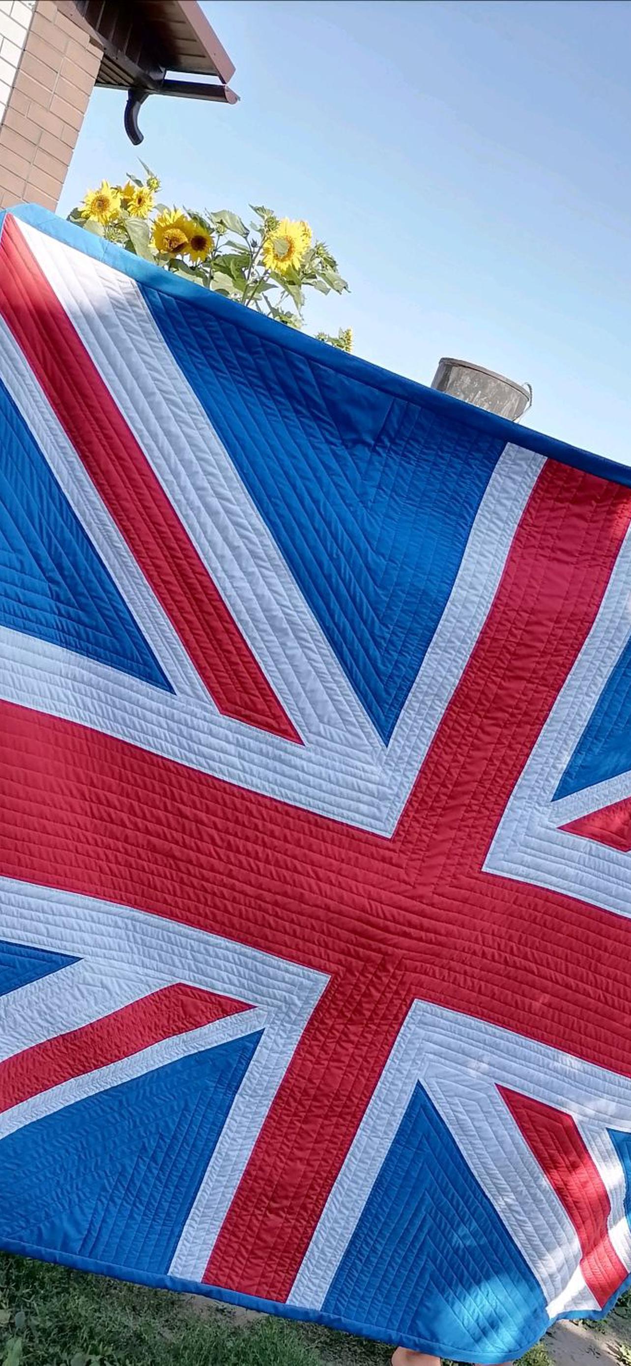 Почему флаг англии. Британский флаг. Британский флаг картинки. Плед британский флаг. Цвета британского флага.