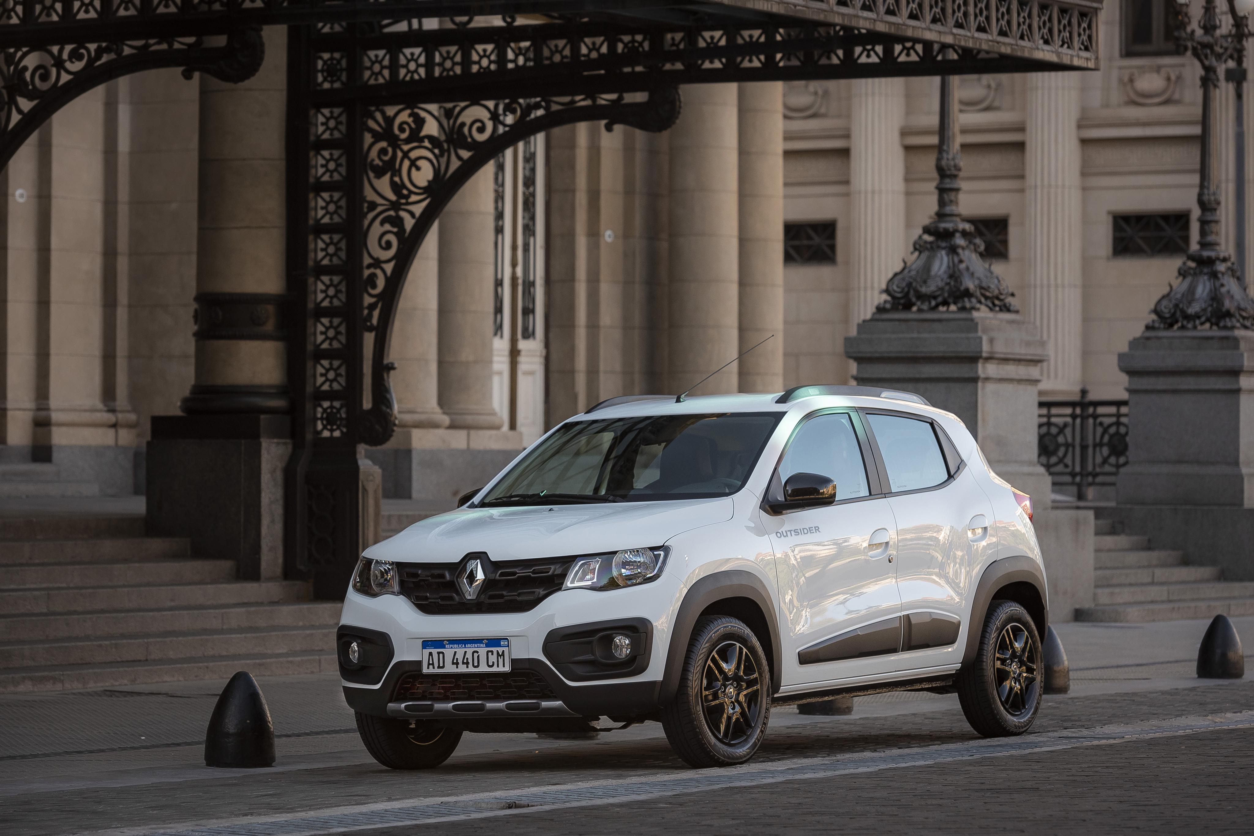 Рено 2018 года. Renault 2018. Renault Квид белый. Машина Рено белая. Квид 19.